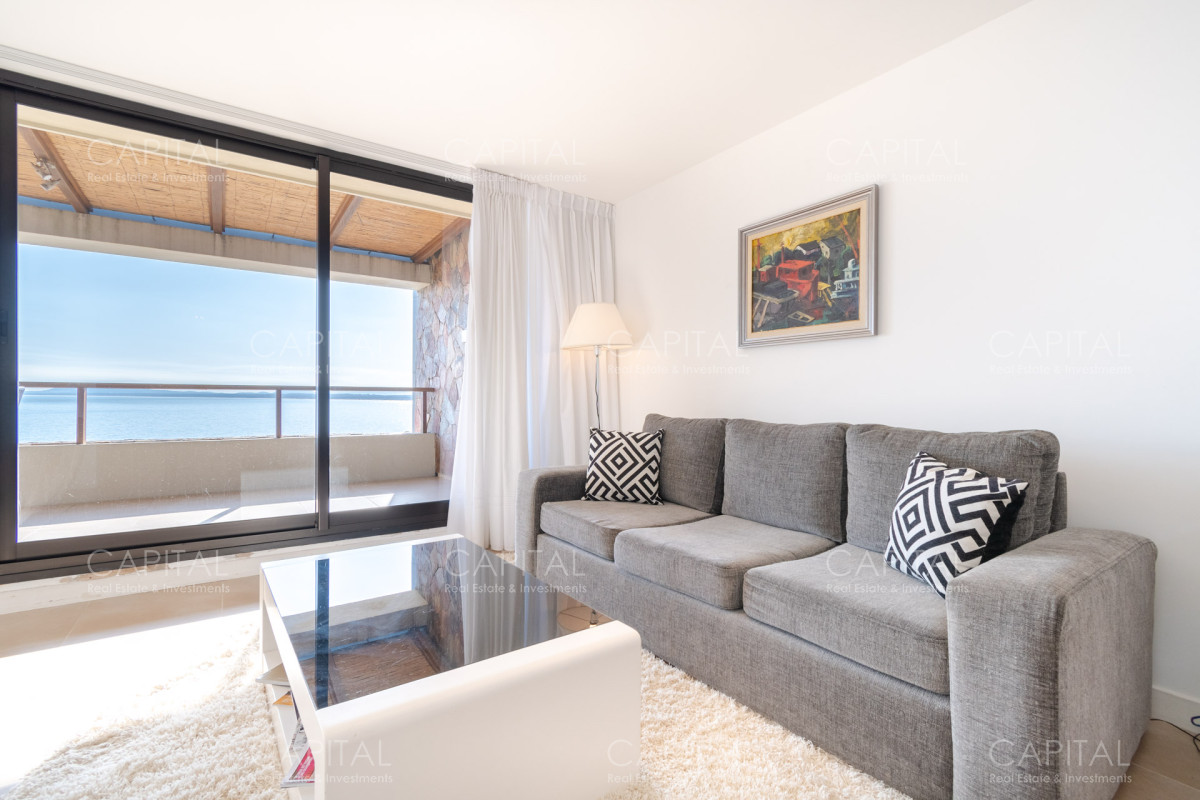 Apartamento ID.28877 - Departamento en venta de dormitorio y medio con dos baños en complejo privado de Punta Ballena