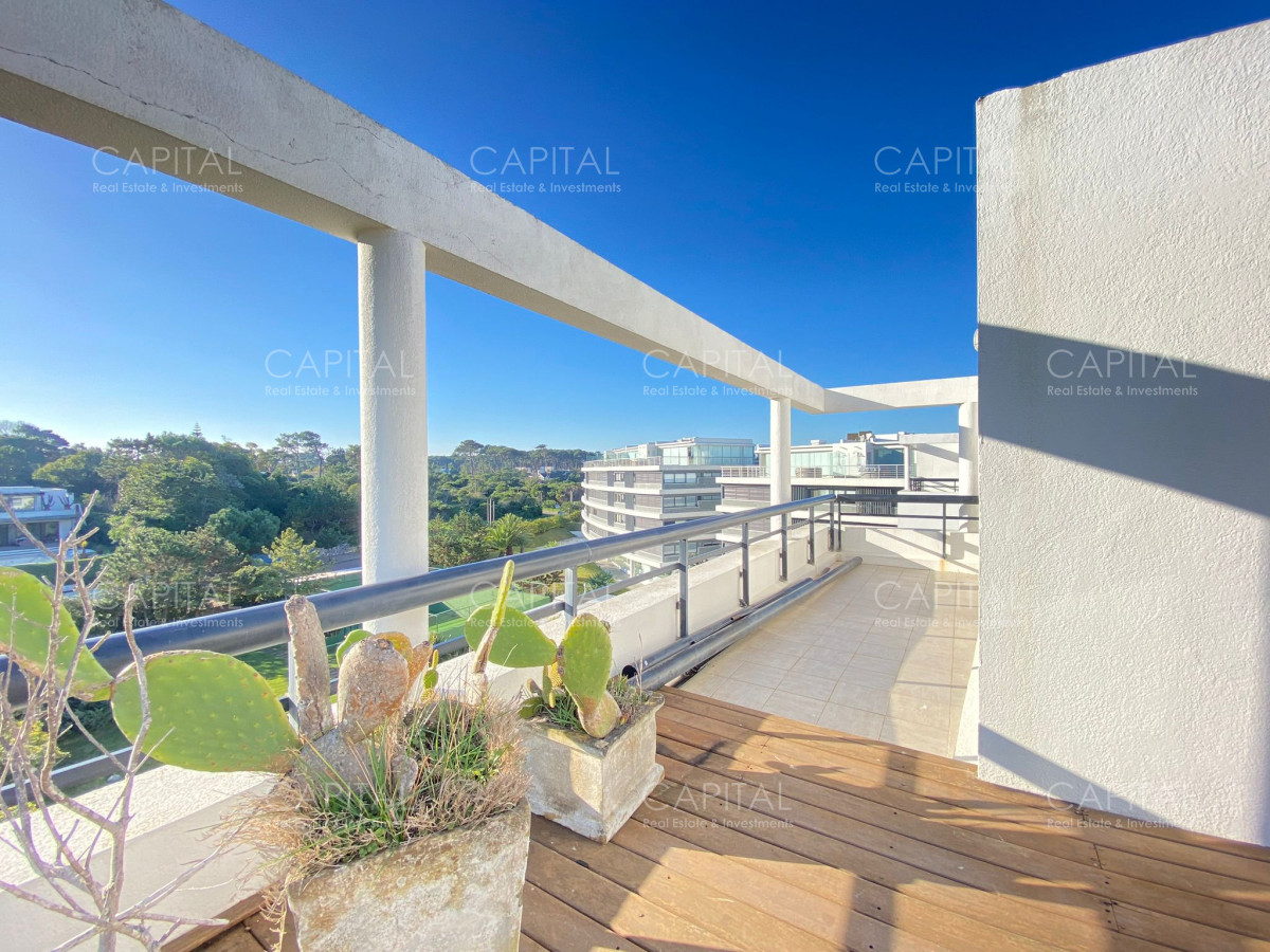 Apartamento ID.34603 - Apartamento en Alquiler Primera Linea Tres dormitorios con Parrillero