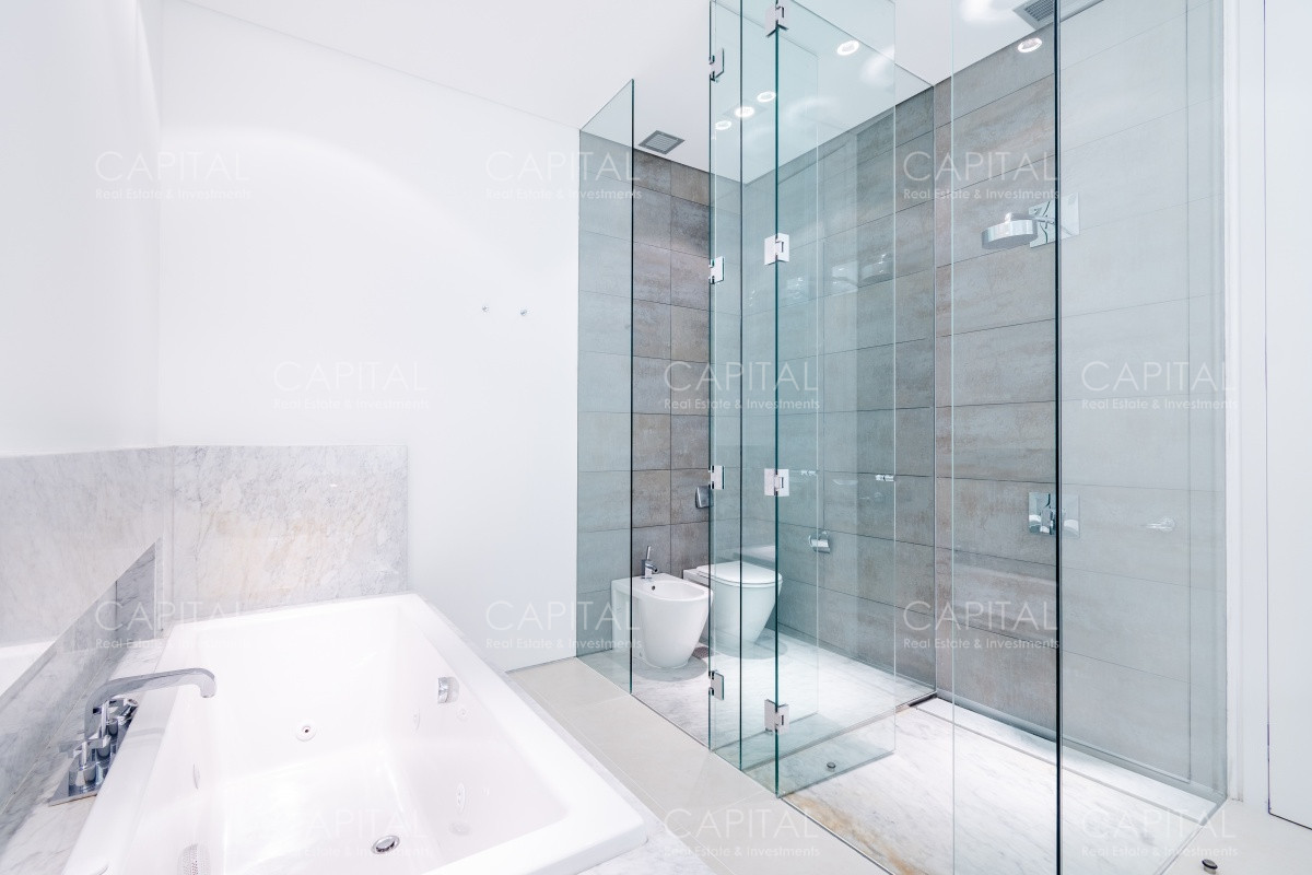 Apartamento ID.30146 - Excelente Apartamento en Acqua Punta del Este Tres suites en Venta en Primera línea, Playa Brava