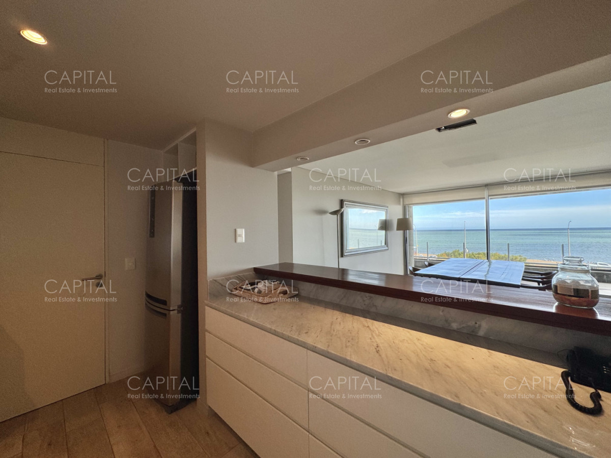 Apartamento ID.39886 - Apartamento duplex frente al mar en playa mansa en venta