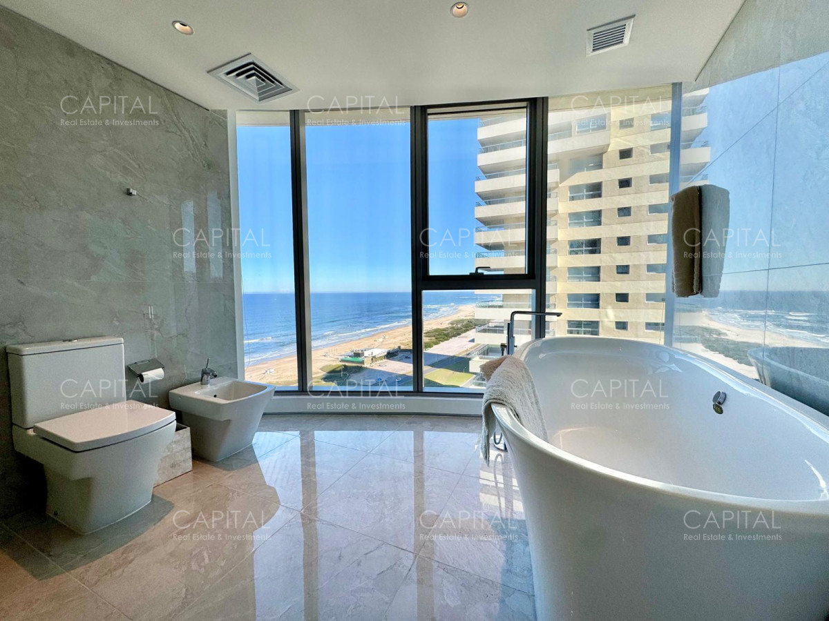 Apartamento ID.36643 - Apartamento esquinero de tres y dependencia piso alto en Trump Tower en Venta