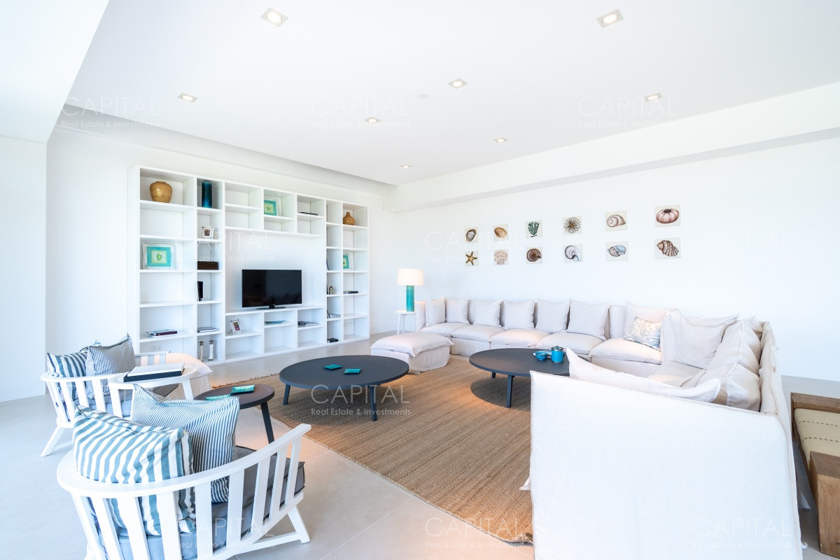 Apartamento ID.30146 - Excelente Apartamento en Acqua Punta del Este Tres suites en Venta en Primera línea, Playa Brava