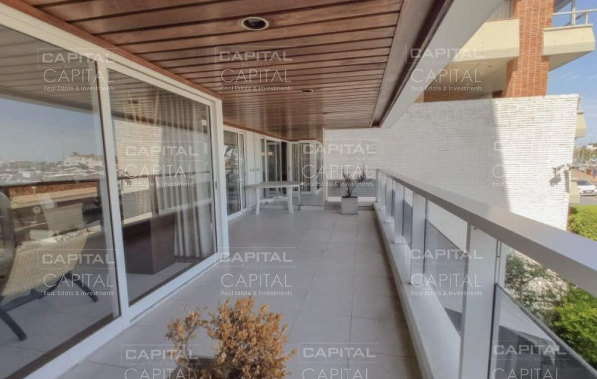Apartamento ID.32356 - Apartamento en Puerto de Punta del Este en Venta