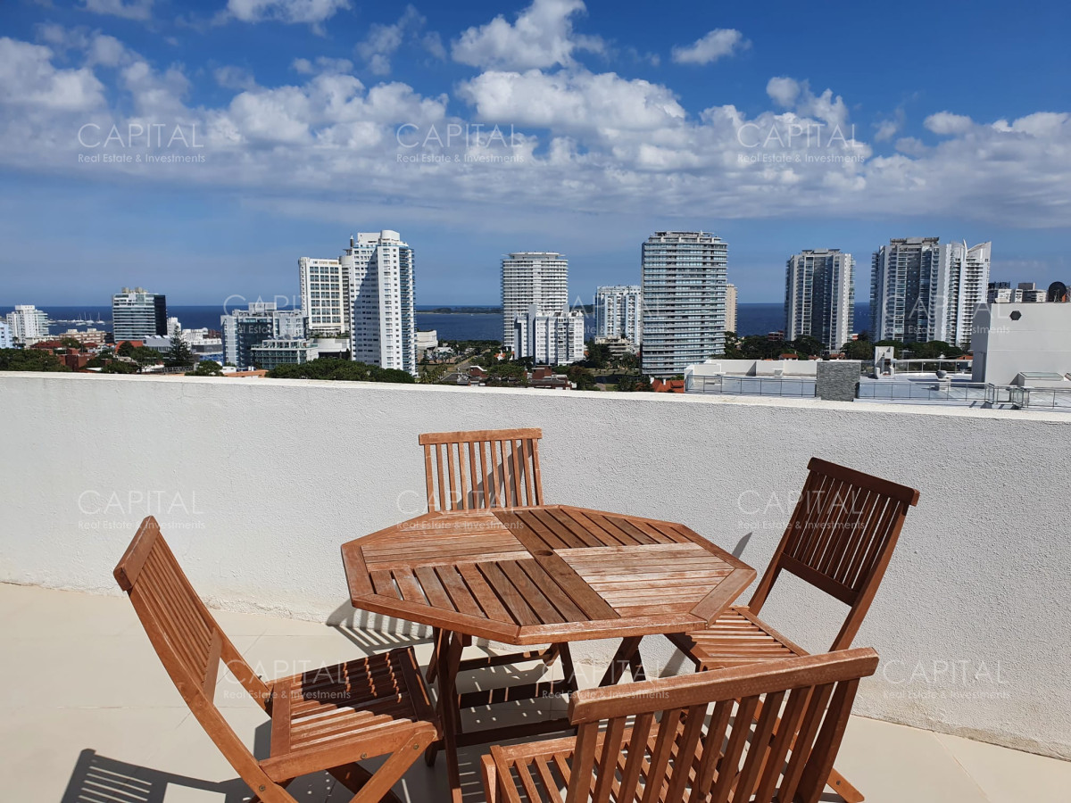 Apartamento ID.32420 - Venta departamento tres dormitorios terraza amplia con parrillero a metros Playa Brava