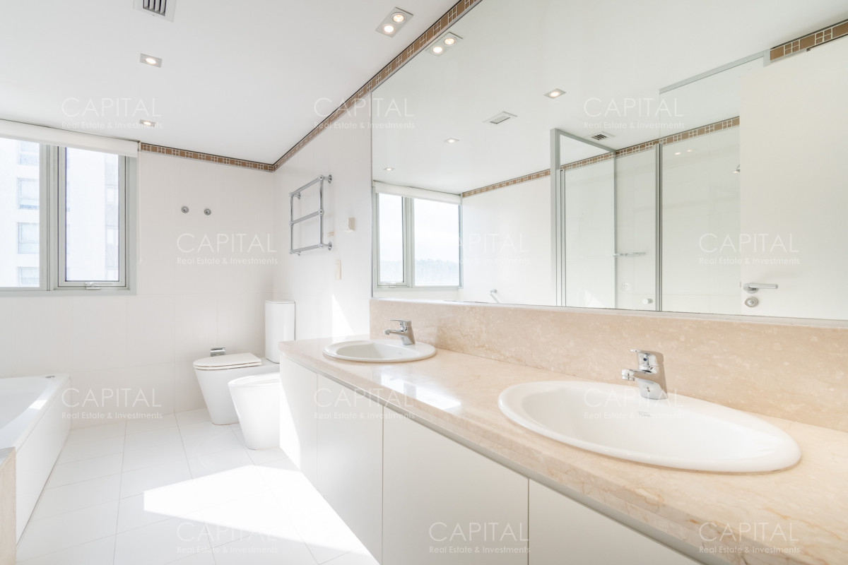 Apartamento ID.29317 - Le Parc Punta del Este OPORTUNIDAD en venta! Esquinero en Le Parc frente a playa Brava, Punta del Este