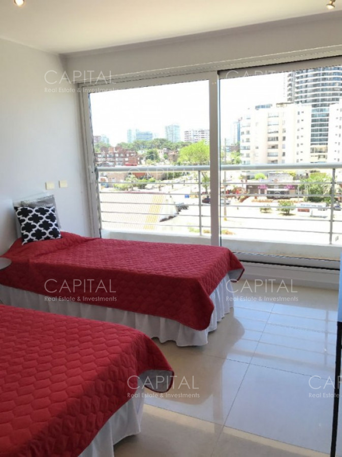 Apartamento ID.27325 - Muy buen apartamento de 3 suite en Playa Mansa - Alexander Collection