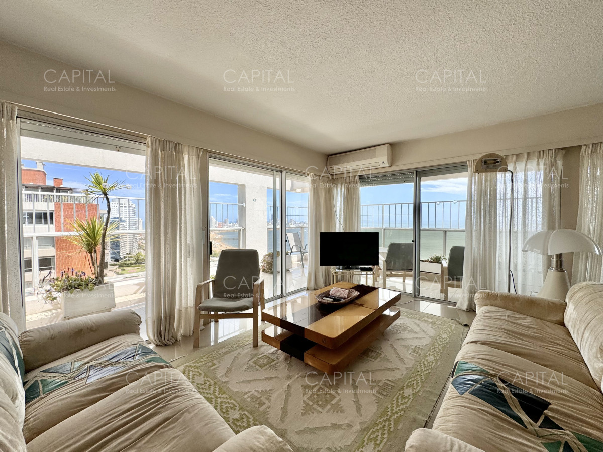 Apartamento ID.37573 - Penthouse Duplex en venta Playa Mansa Punta del Este.