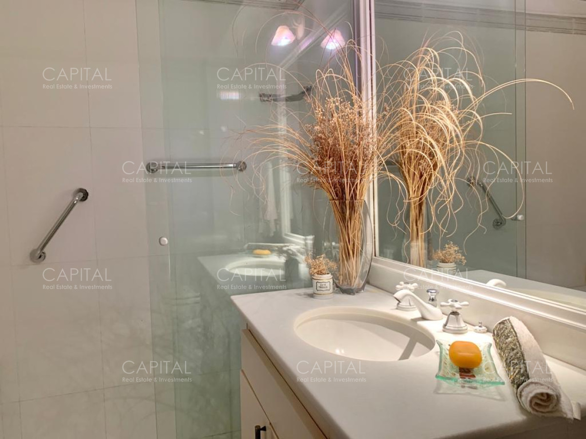 Apartamento ID.26044 - Espectacular Apartamento Frente al Puerto con vista al Mar, Punta del Este 
