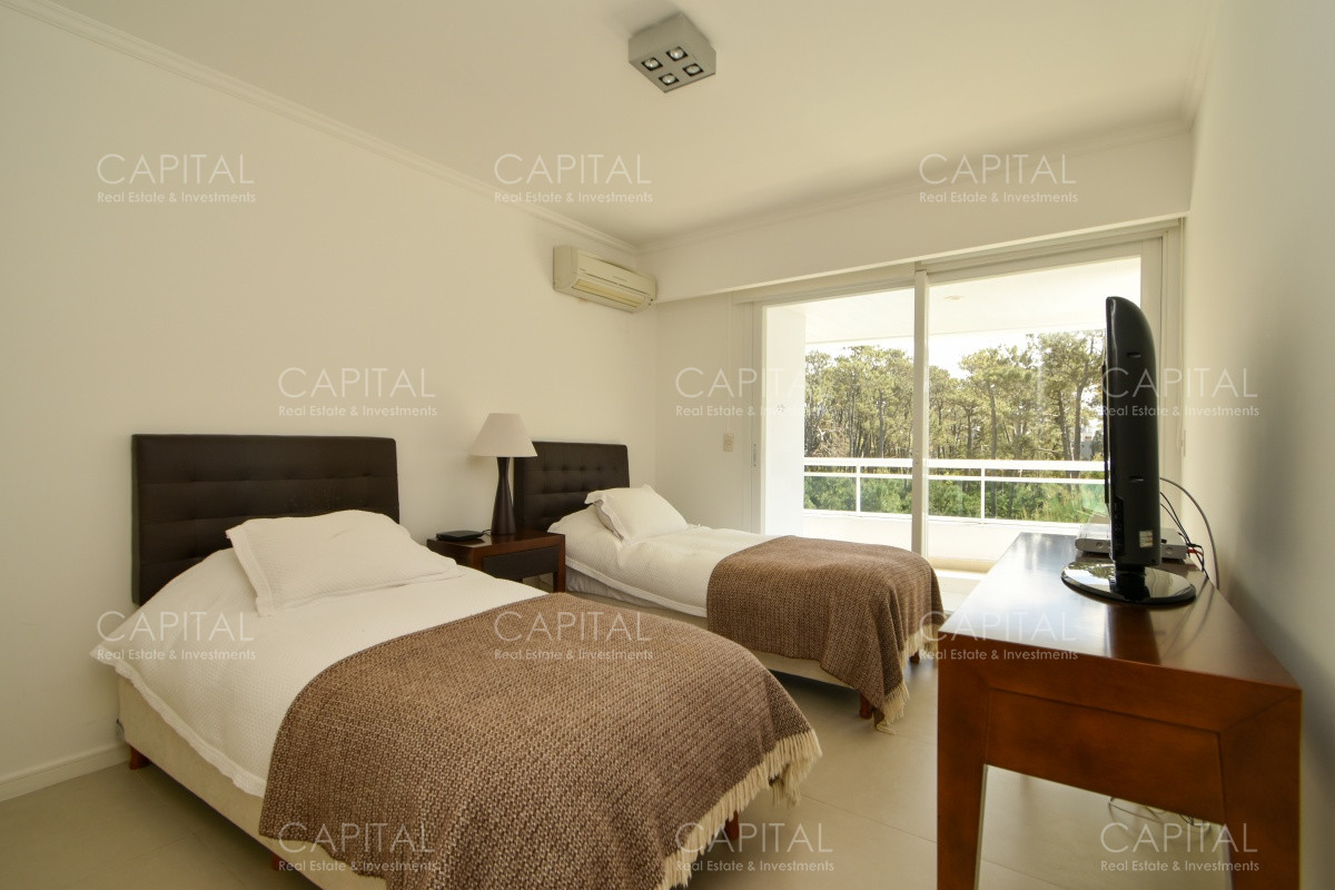 Apartamento ID.30835 - Venta de exclusivo PentHouse sobre playa Brava, Punta del Este