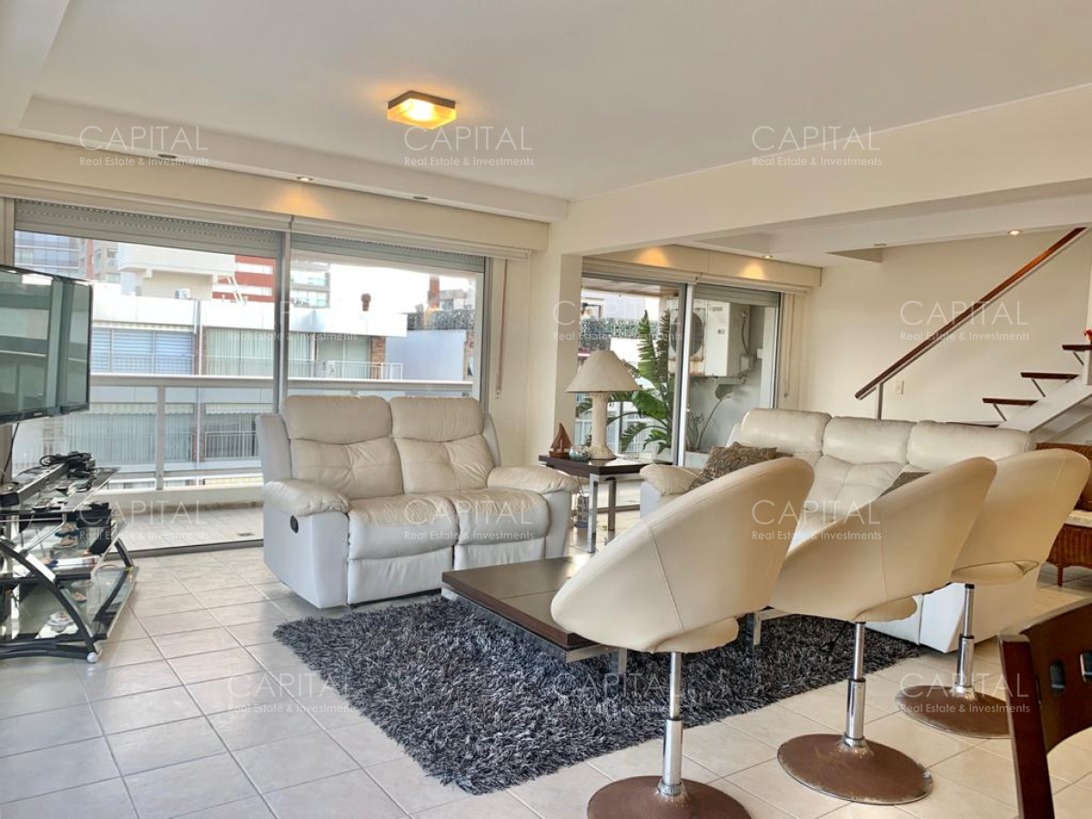 Apartamento ID.28994 - Penthouse Duplex de Tres Dormitorios en Venta + Parrillero Propio