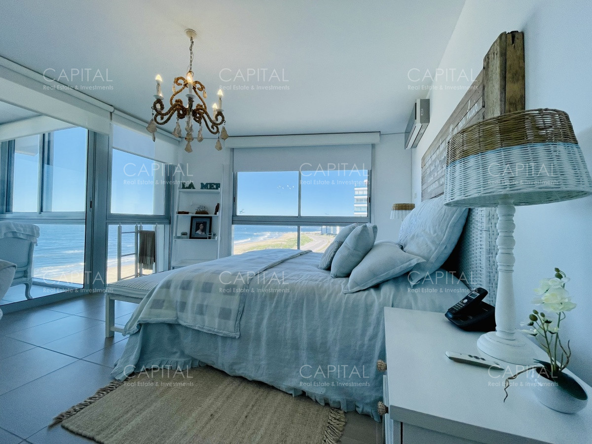 Apartamento ID.31416 - Le Parc Punta del Este de tres dormitorios más dependencia en torre de categoría sobre playa Brava, Punta del Este