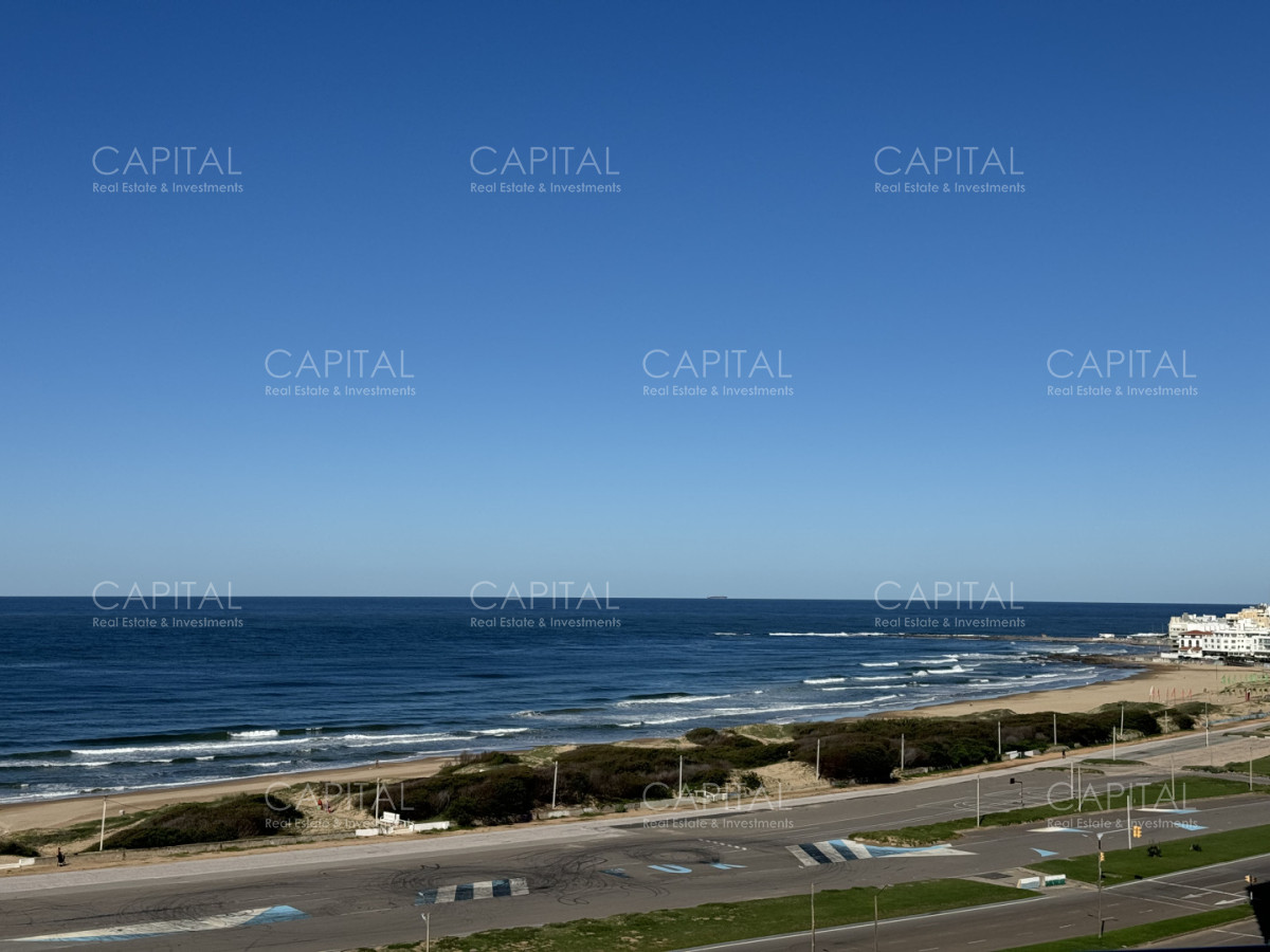 Apartamento ID.40078 - Apartamento de dos dormitorios en venta, Playa Brava, Punta del Este.