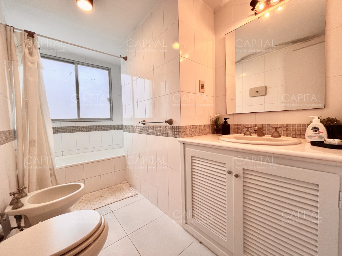Apartamento ID.38558 - Apartamento 3 Dormitorios en Venta Primera linea Playa Mansa.