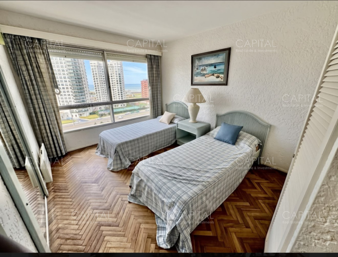 Apartamento ID.40420 - Apartamento primera linea en playa mansa en venta