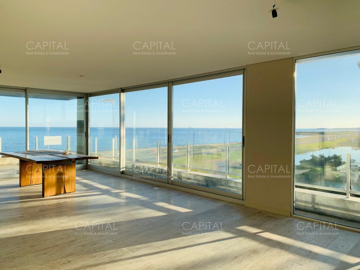 Apartamento ID.30996 - Moderno Penthouse a Estrenar de 3 Dormitorios frente a Playa Mansa - Venta
