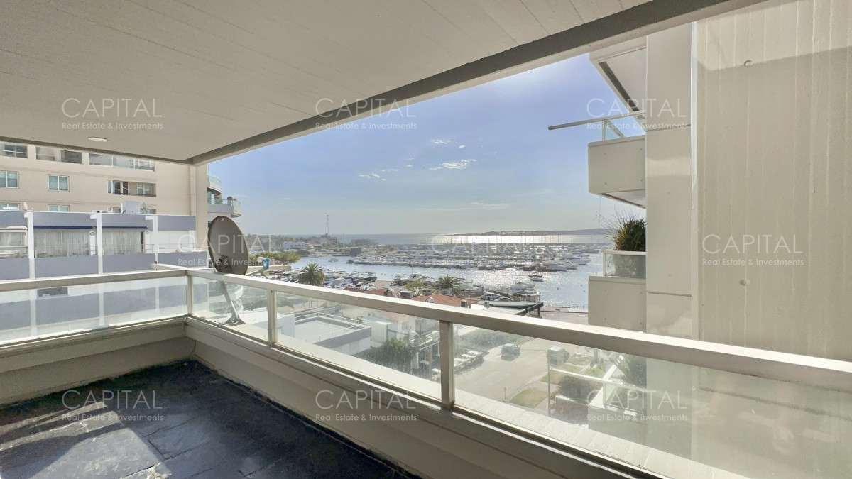 Apartamento ID.34218 - Apartamento de tres dormitorios y de dependencia de servicio, Puerto de Punta del Este.