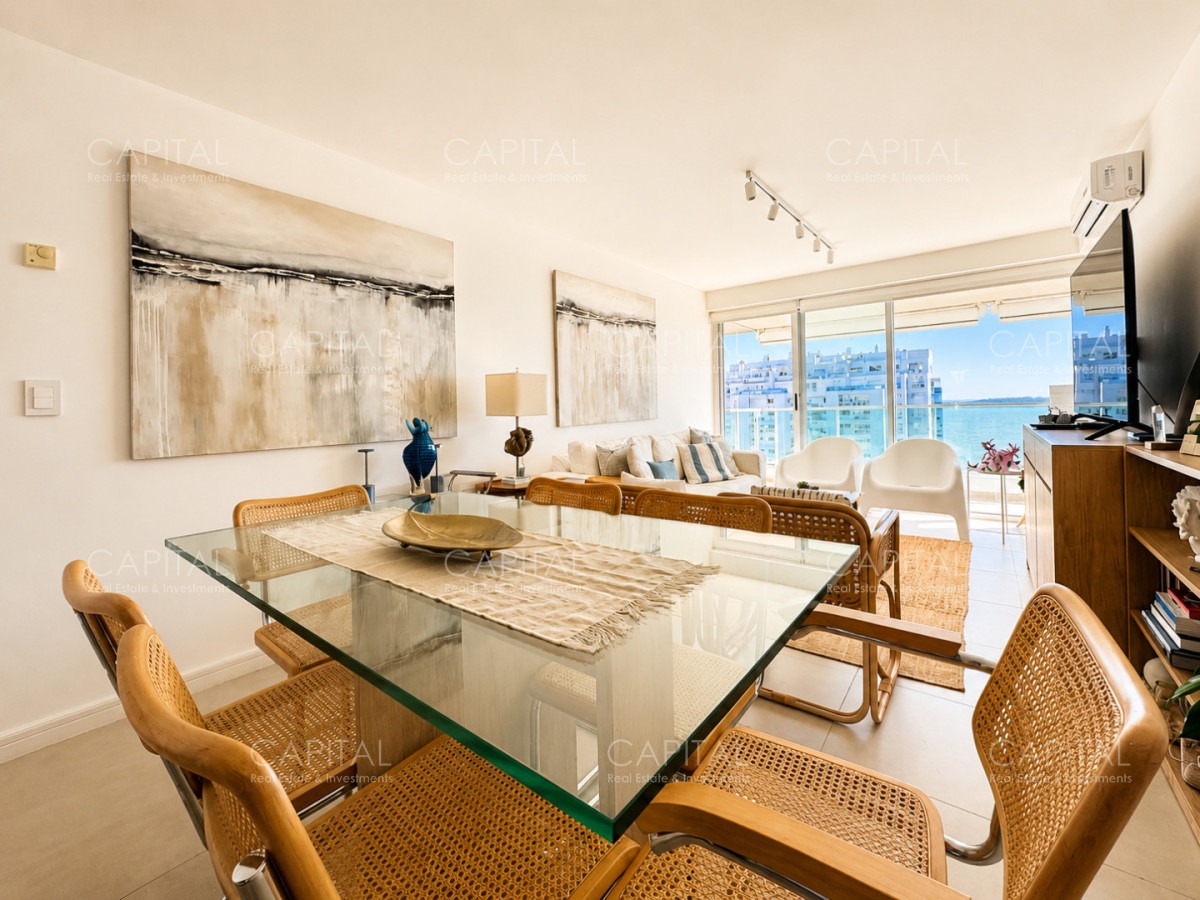 Apartamento ID.40139 - Apartamento en Venta 2 dormitorios, en Playa Mansa con vista al mar