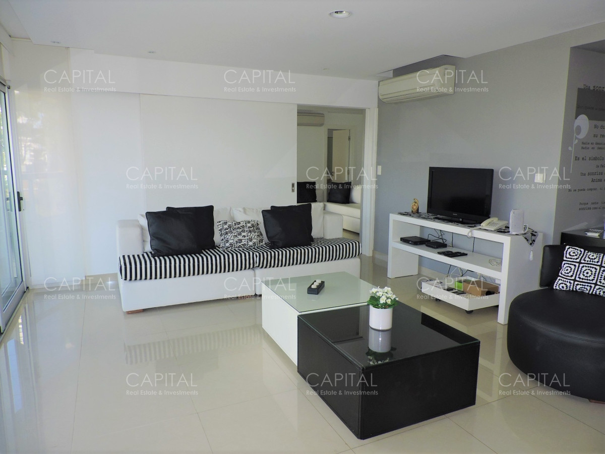 Apartamento ID.37022 - Moderno semipiso 3 dormitorios y dependencia en Playa Brava