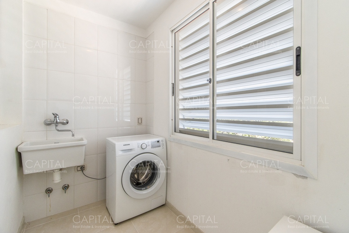 Apartamento ID.33697 - Apartamento en Le Jardin de tres dormitorios y dependencia de servicio en Venta Punta del Este en venta