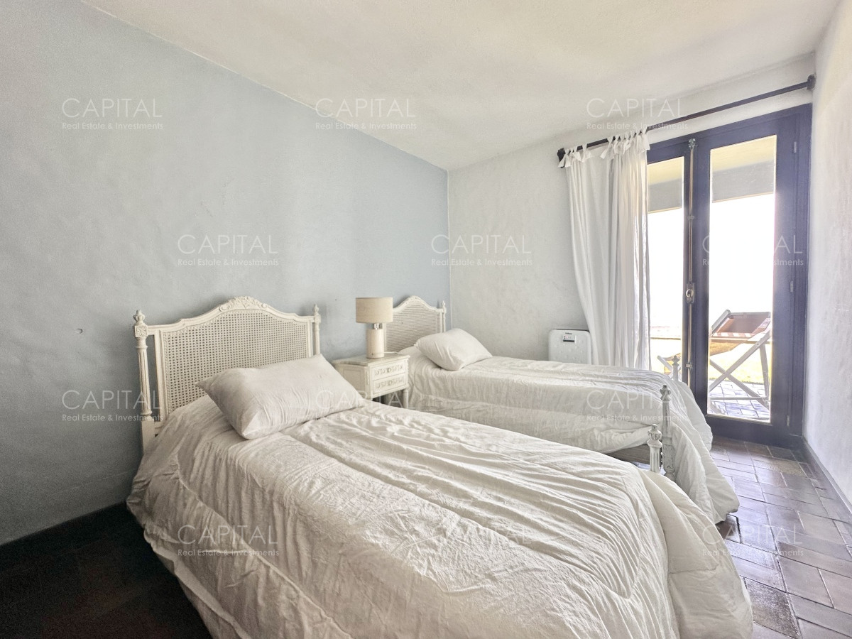 Apartamento ID.30393 - Apartamento de Tres Dormitorios frente a El Emir - Península Punta del Este