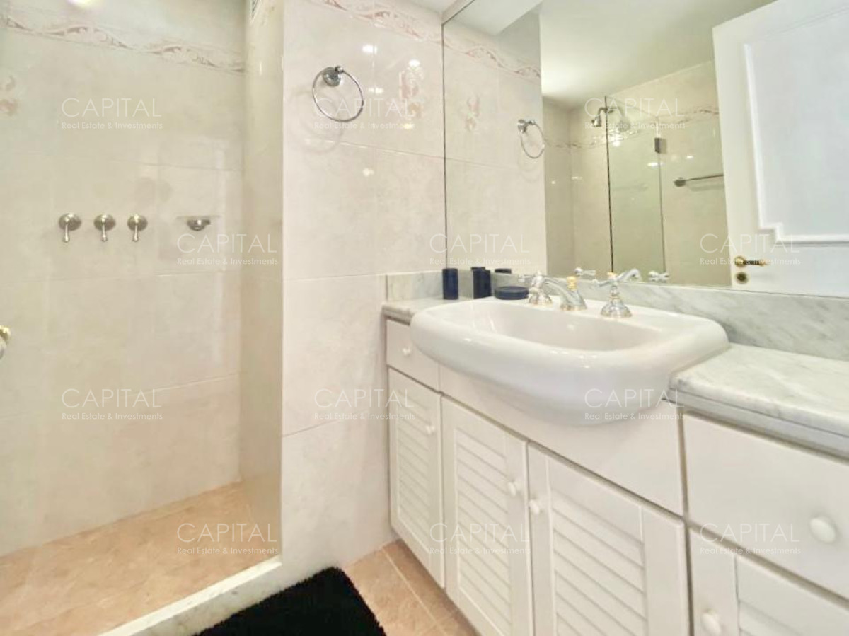 Apartamento ID.33457 - Beverly Tower Punta del Este Apartamento de tres dormitorios frente al mar en alquiler