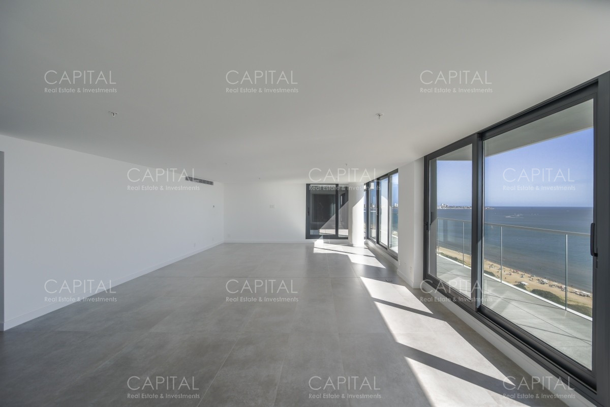 Apartamento ID.36628 - Apartamento unificado en venta, Playa Mansa, Edificio Venetian, cuatro dormitorios + servicio