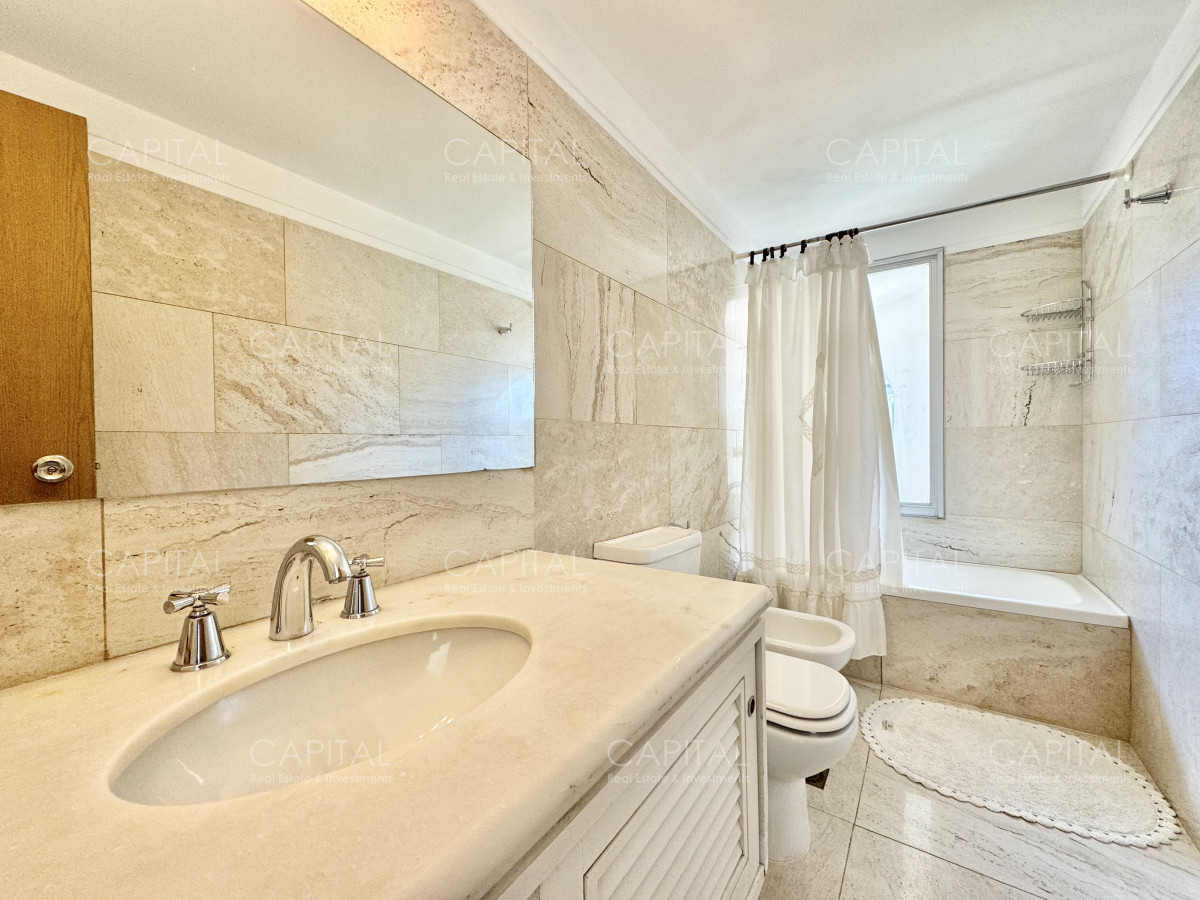 Apartamento ID.37202 - Departamento en Venta en Playa Brava, Punta del Este.