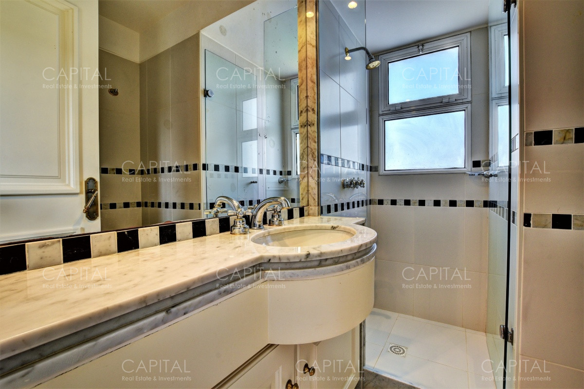 Apartamento ID.27366 - Apartamento Primera Fila Playa Brava en Alquiler 