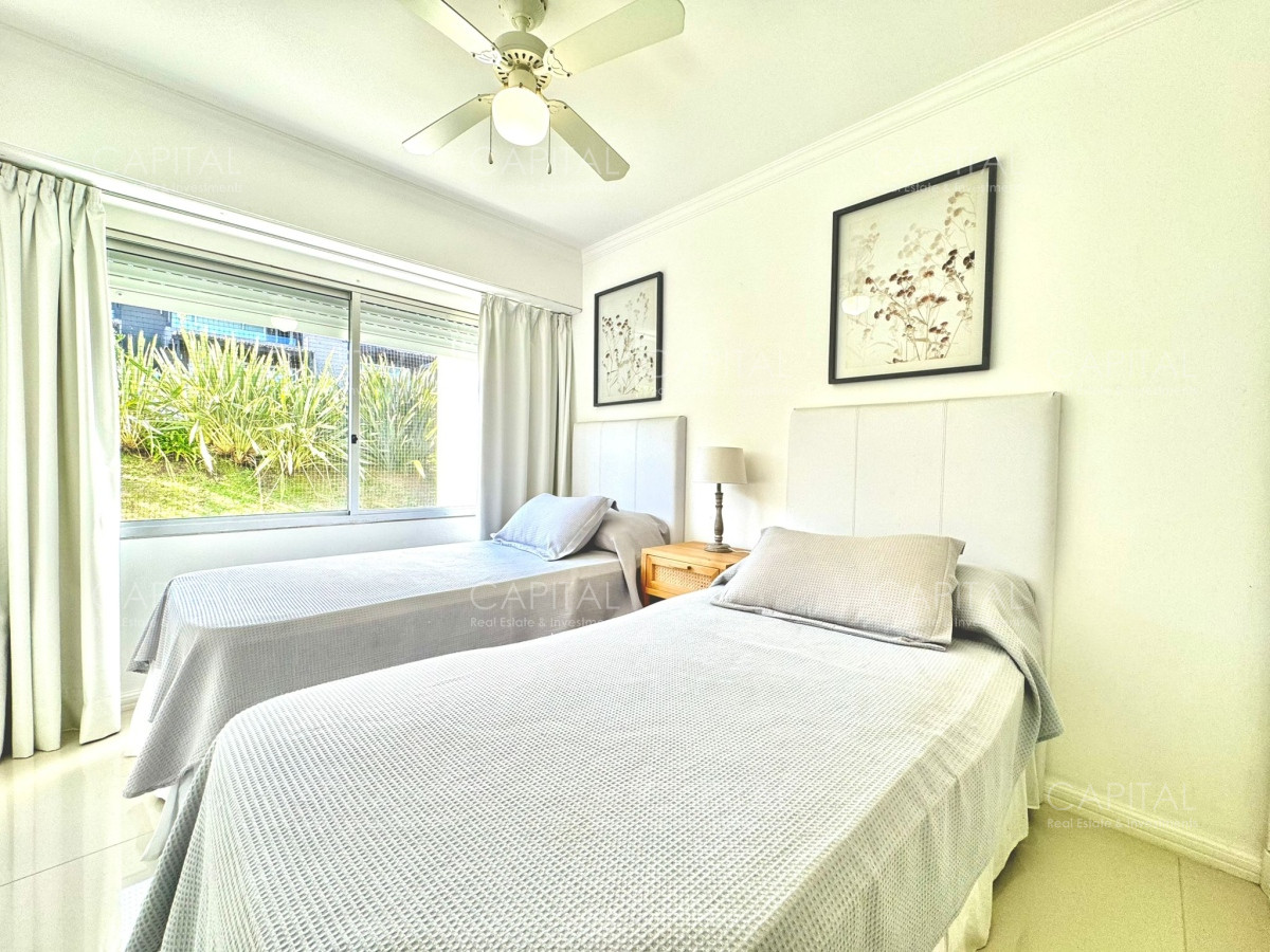 Apartamento ID.33022 - Apartamento en Venta 3 Dormitorios + Servicio Frente al Mar