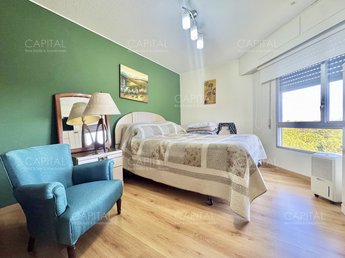 Apartamento ID.38203 - Apartamento en Venta Reciclado de 3 dormitorios y servicio, Roosevelt. 