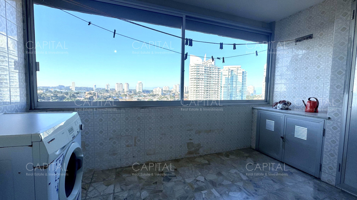 Apartamento ID.38452 - Apartamento en venta en Playa Mansa Punta del Este 