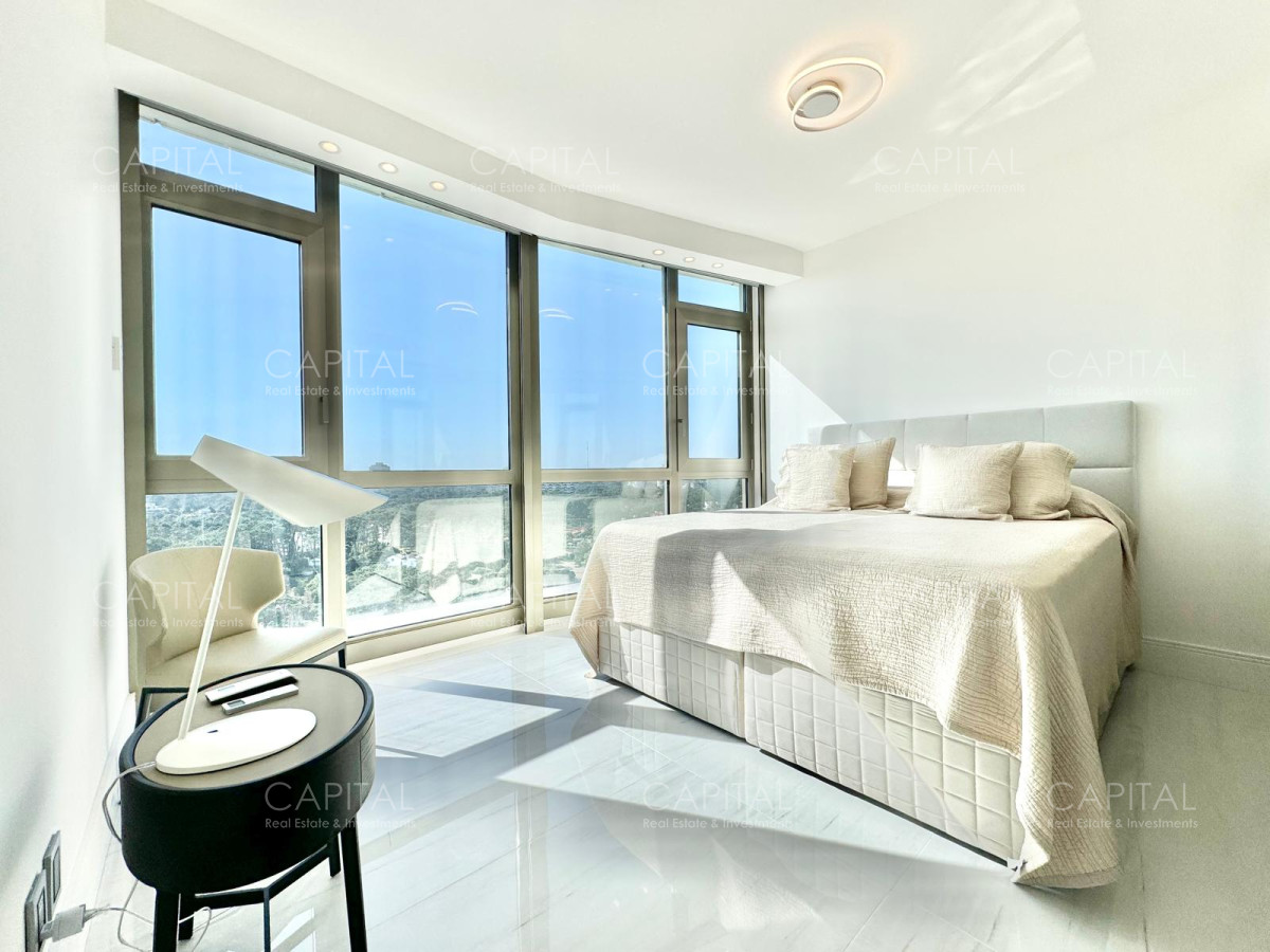 Apartamento ID.36659 - Apartamento esquinero en Fendi, Playa Mansa, Punta del este