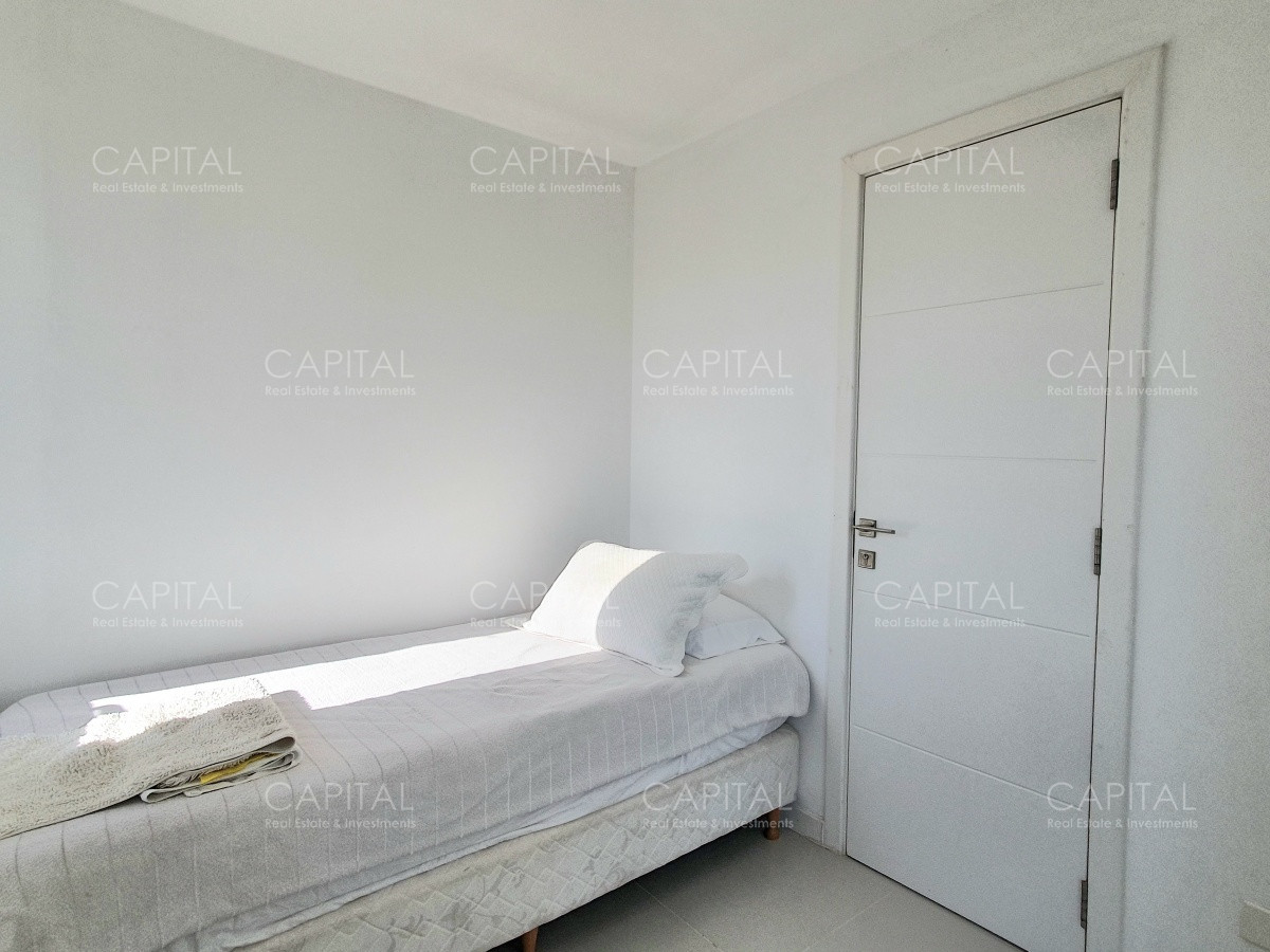 Apartamento ID.32026 - Venta Departamento Primera Línea dos dormitorios y dependencia de servicio en Playa Mansa Punta del Este