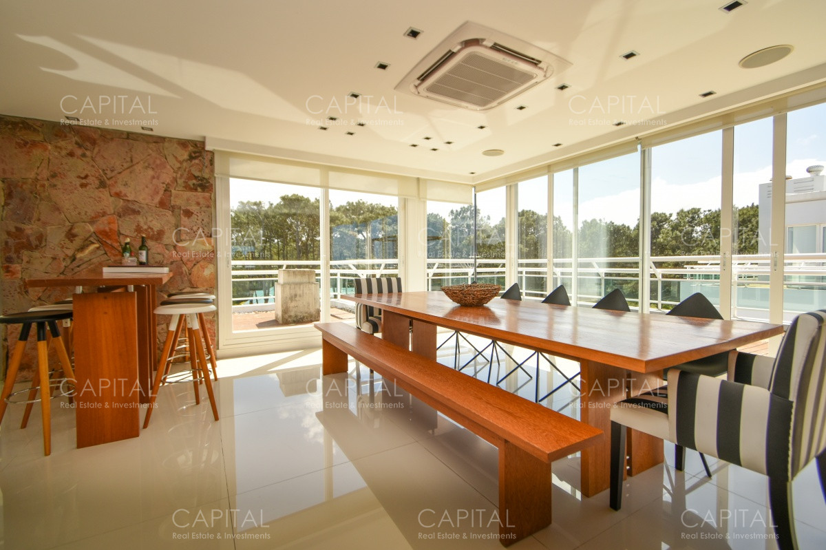 Apartamento ID.30835 - Venta de exclusivo PentHouse sobre playa Brava, Punta del Este