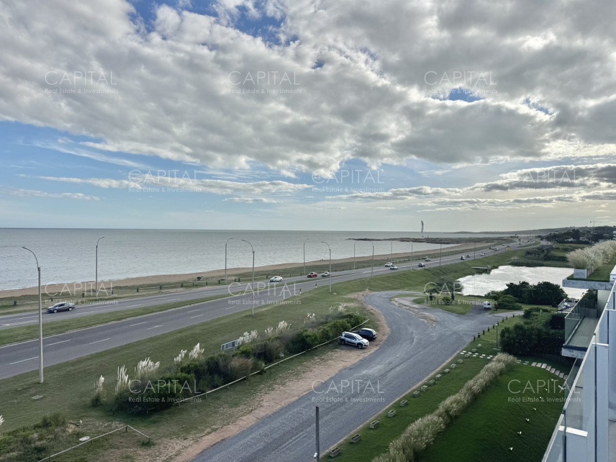 Apartamento ID.39886 - Apartamento duplex frente al mar en playa mansa en venta