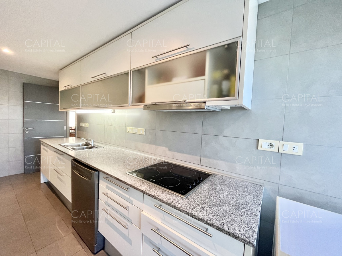 Apartamento ID.35310 - Penthouse de Cuatro Ambientes en Punta del Este 