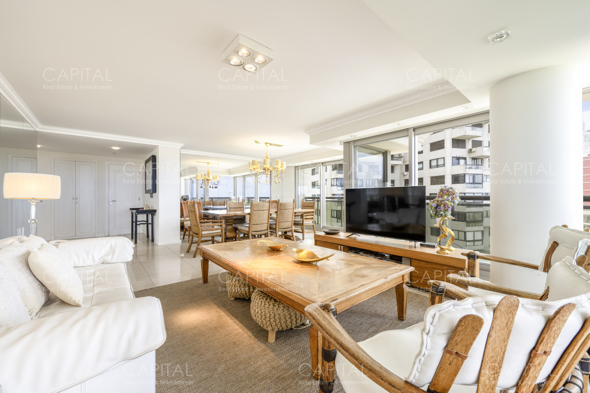 Apartamento ID.37933 - Imperiale Esquinero Departamento en Venta de Tres dormitorios en Playa Brava 