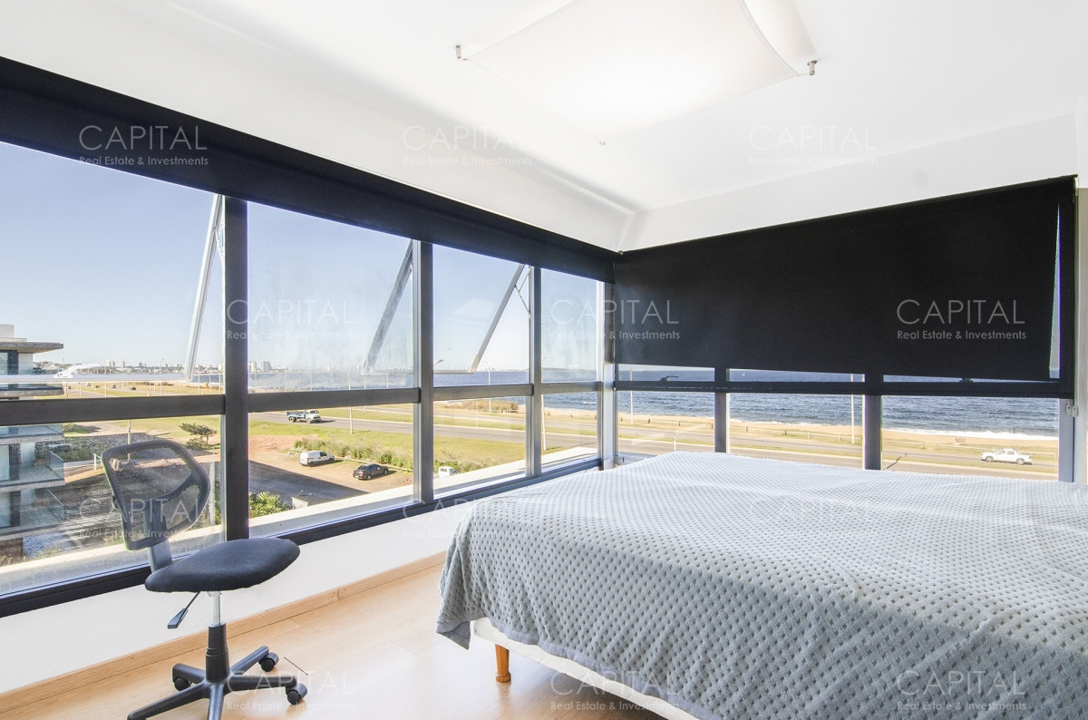 Apartamento ID.30956 - Penthouse Duplex de Tres Dormitorios Frente al Mar