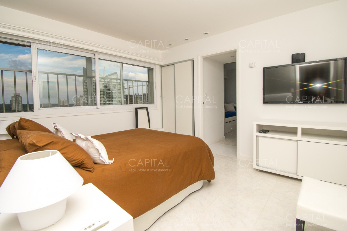 Apartamento ID.27523 - PentHouse en Venta Mansa Punta del Este Vista Playa Mansa.
