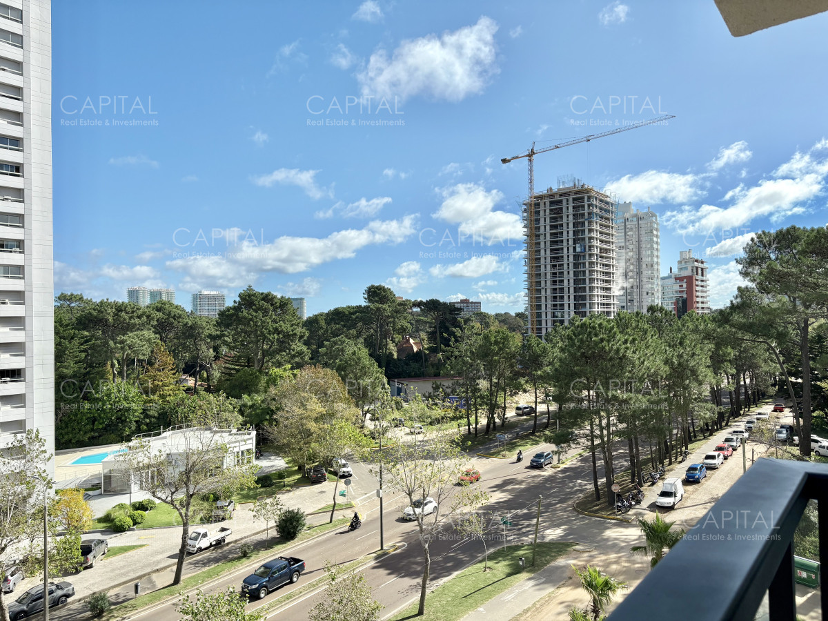 Apartamento ID.38249 - Sea Garden de tres dormitorios en venta, Roosevelt Punta del Este