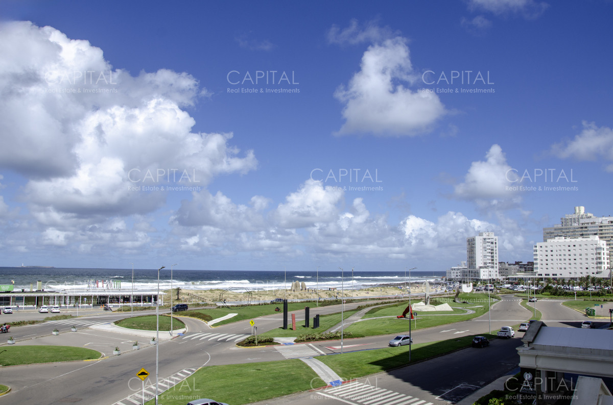 Apartamento ID.37933 - Imperiale Esquinero Departamento en Venta de Tres dormitorios en Playa Brava 