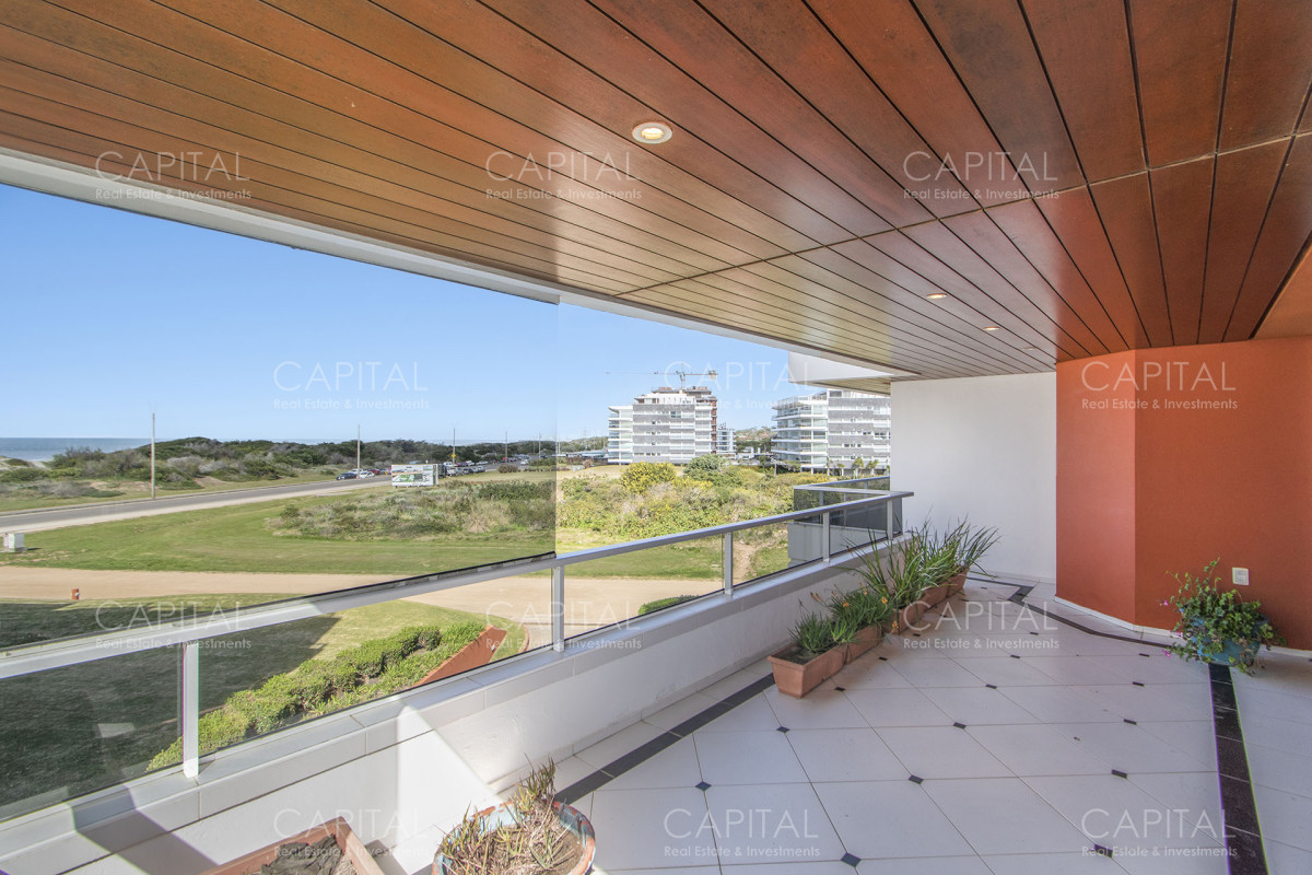 Apartamento ID.35180 - Apartamento en Venta 3 Suites + Dependencia en Primera Linea Brava