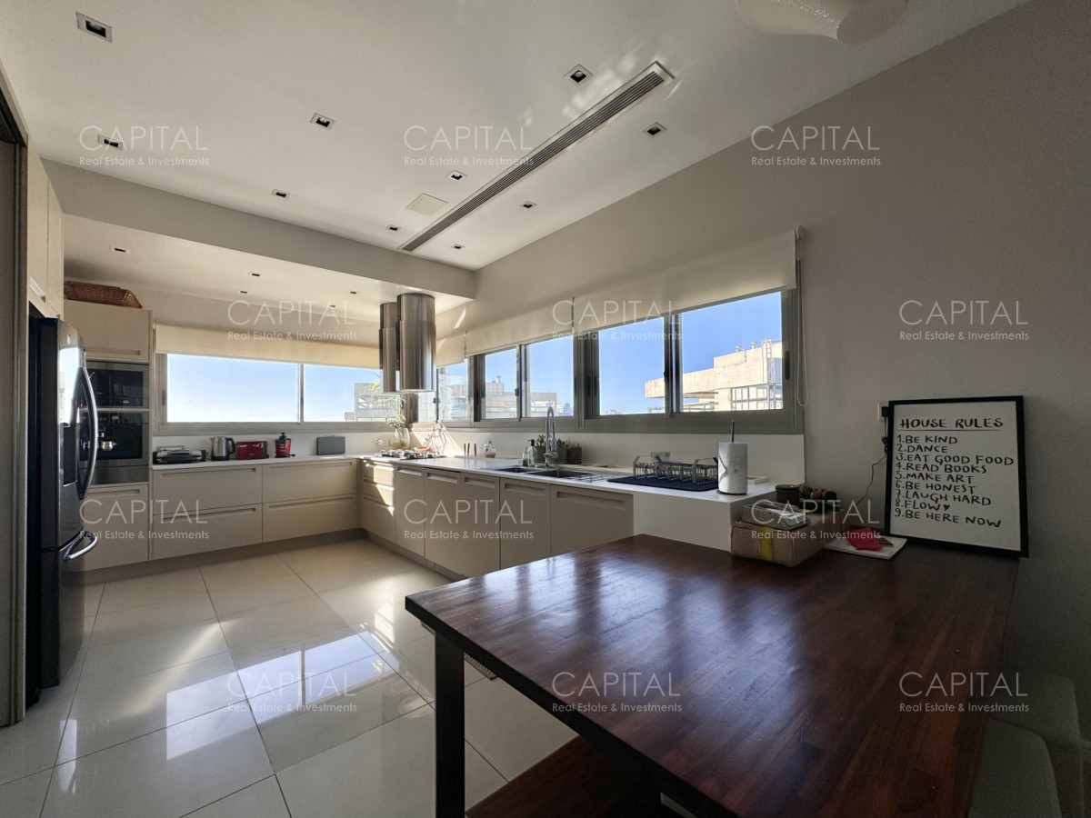 Apartamento ID.39802 - Penthouse Duplex con piscina y parrillero propio frente al Mar, en venta, Punta del Este