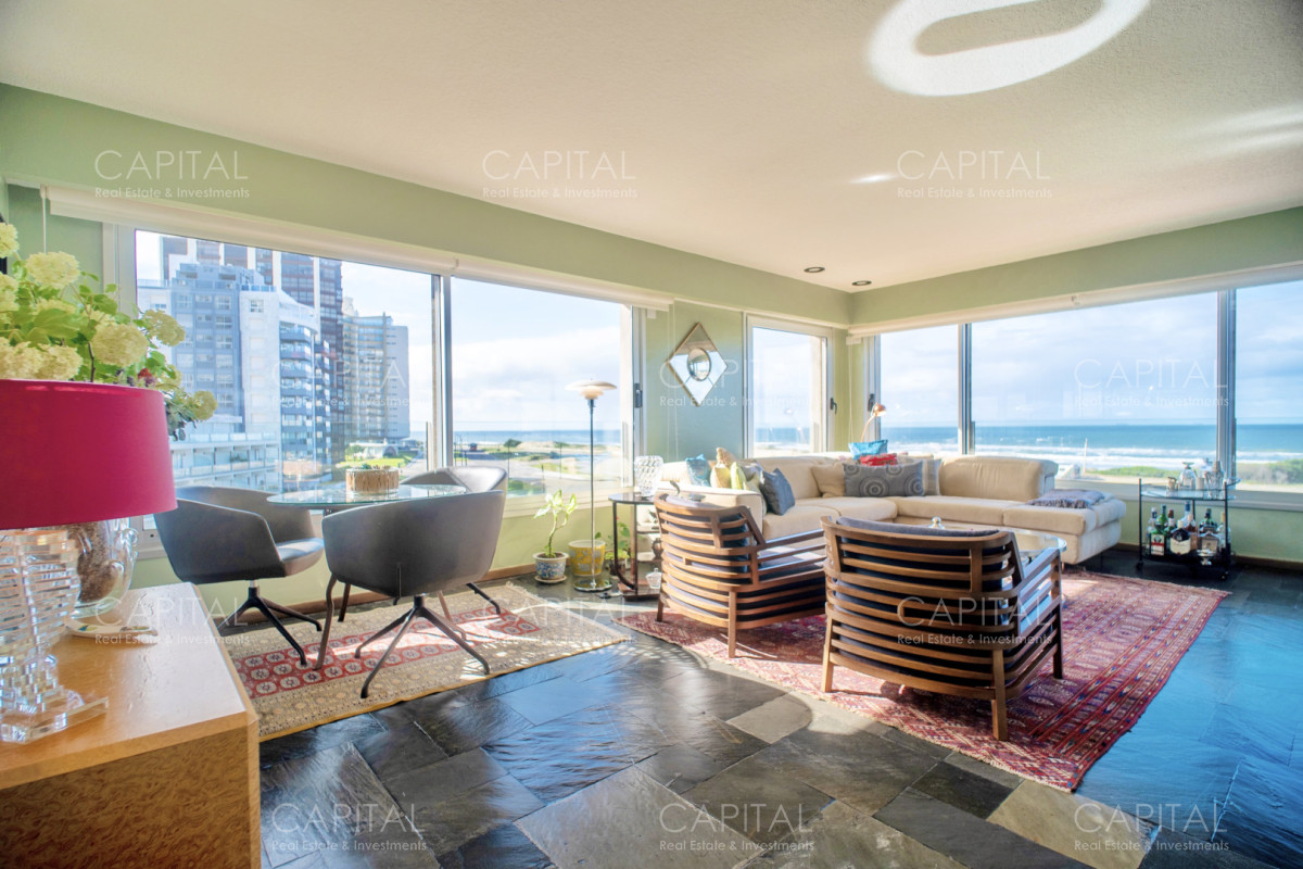 Apartamento ID.40153 - Apartamento en Venta 4 dormitorios en Playa Brava, con vista al Mar