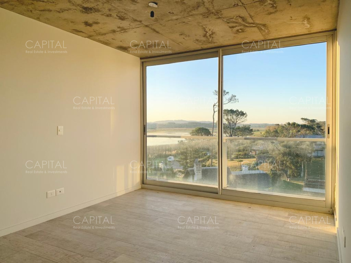 Apartamento ID.30995 - Moderno Penthouse de 3 Dormitorios frente a Playa Mansa