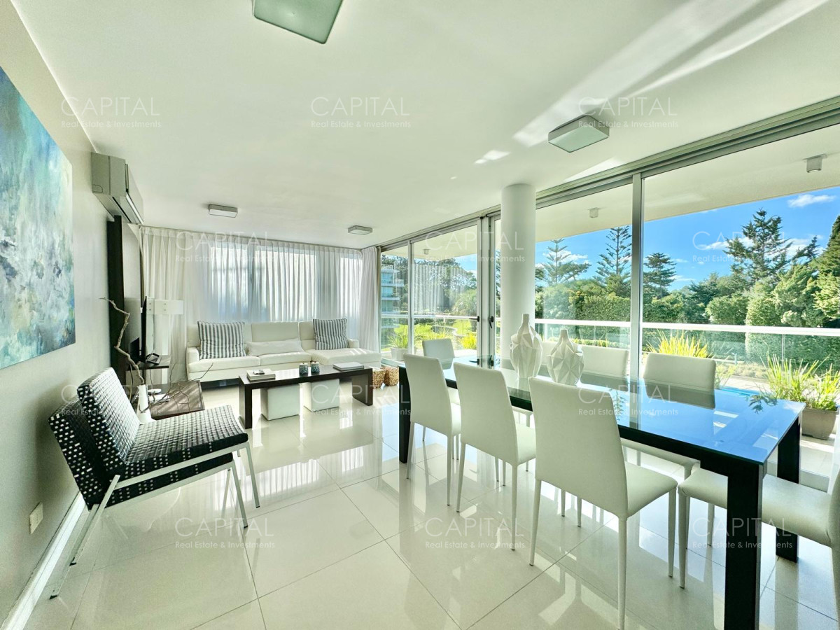 Apartamento ID.24960 - Apartamento en Playa Brava de dos dormitorios a metros del mar