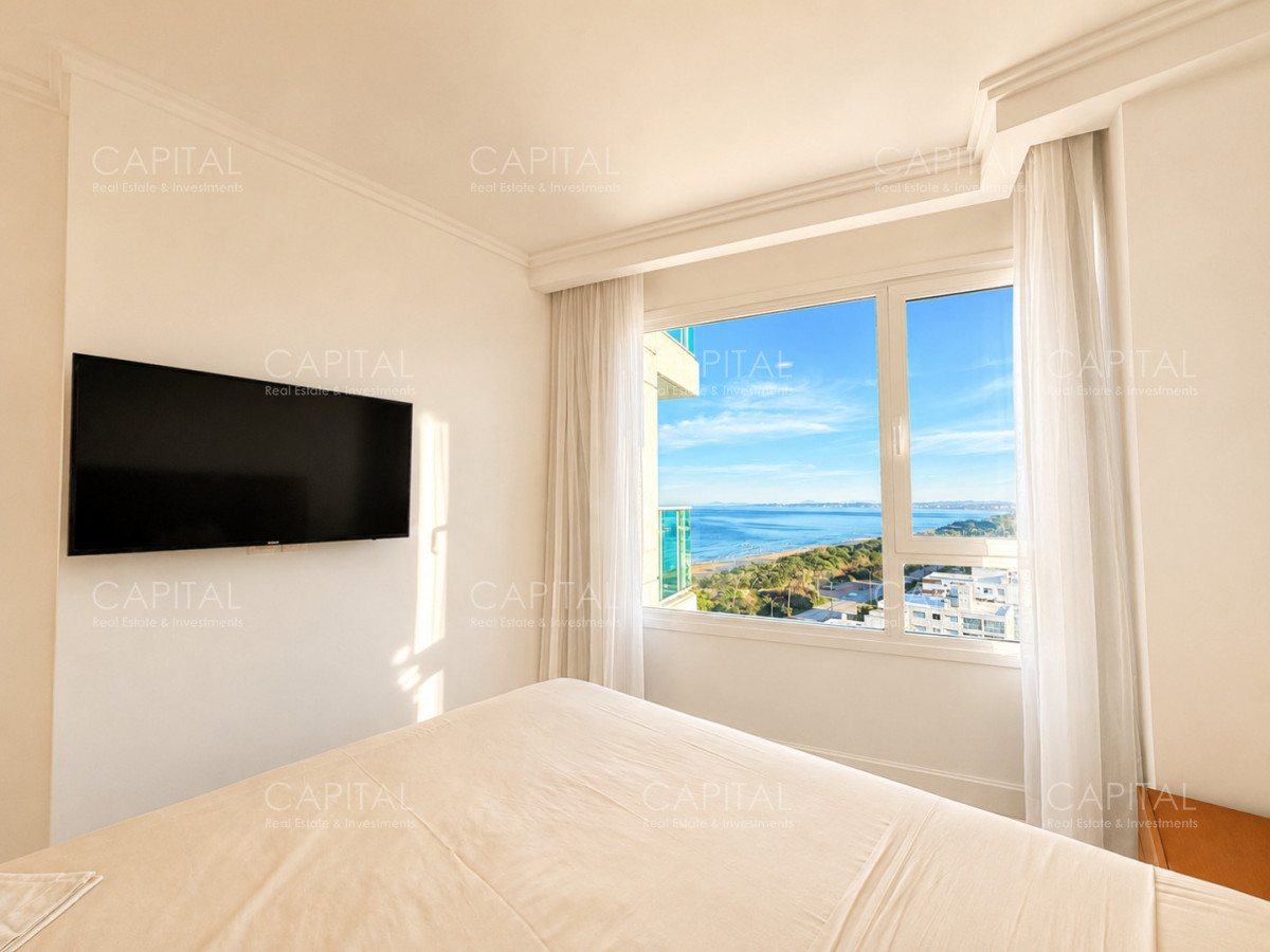 Apartamento ID.37058 - Paramount Tower de dos dormitorios frente al mar en Venta Playa Mansa Punta del este