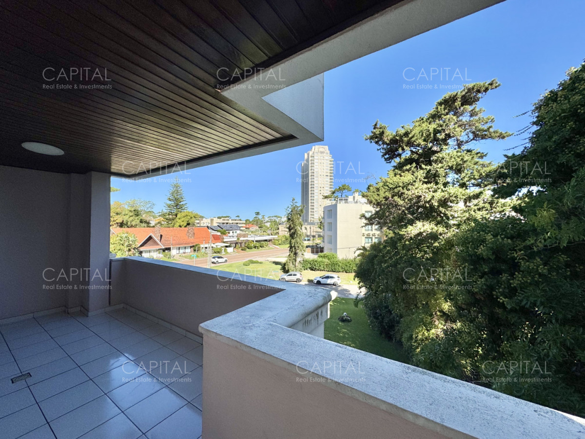 Apartamento ID.25099 - Apartamento en Venta de Tres Dormitorios  