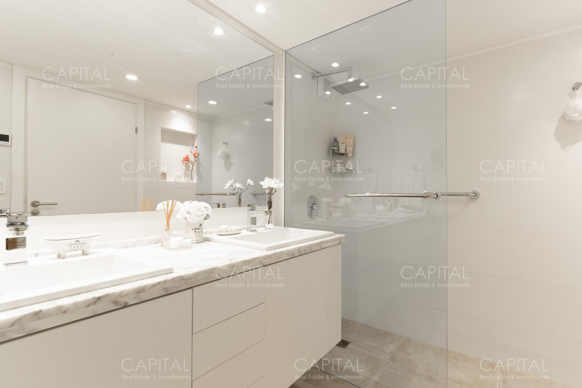 Apartamento ID.36586 - Exclusivo departamento totalmente reformado de 4 suites en Playa Mansa
