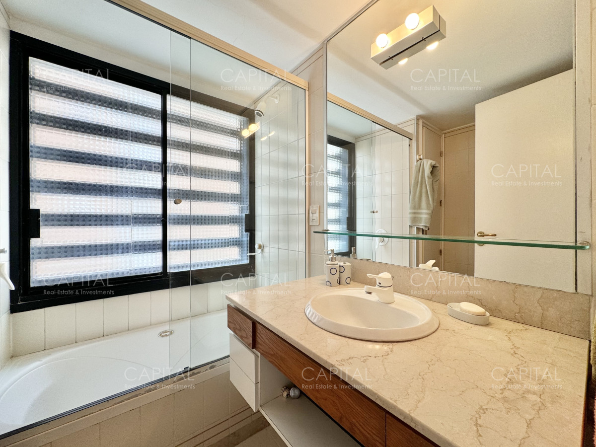 Apartamento ID.33987 - Departamento en Venta Puerto de Punta del Este Tres Dormitorios